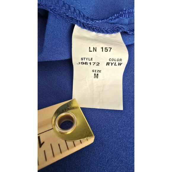 Women’s Jaannuu Helia 3-Pocket Classic Scrub Top Royal Blue M Style# J96172 - Picture 6 of 7